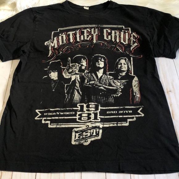 Motley Crew Band Concert tee 2011 size L - Picture 1 of 9